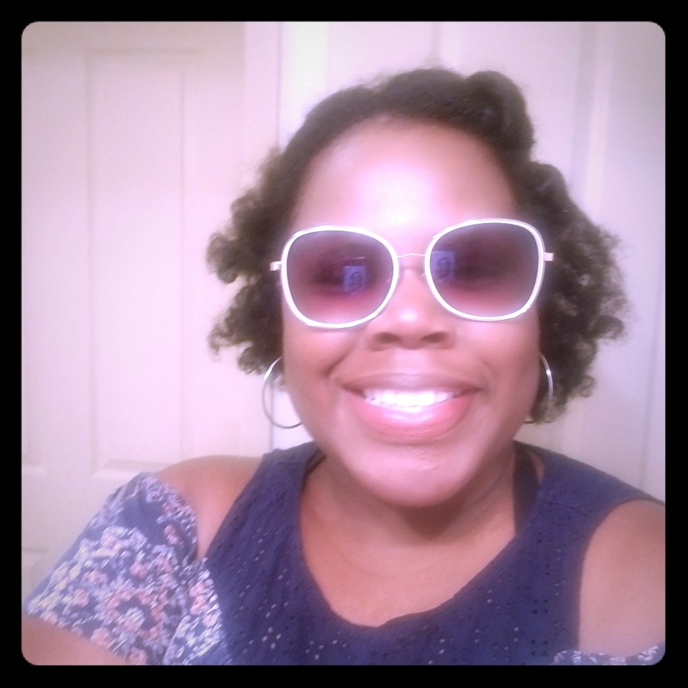 Meet your Posher, Anika